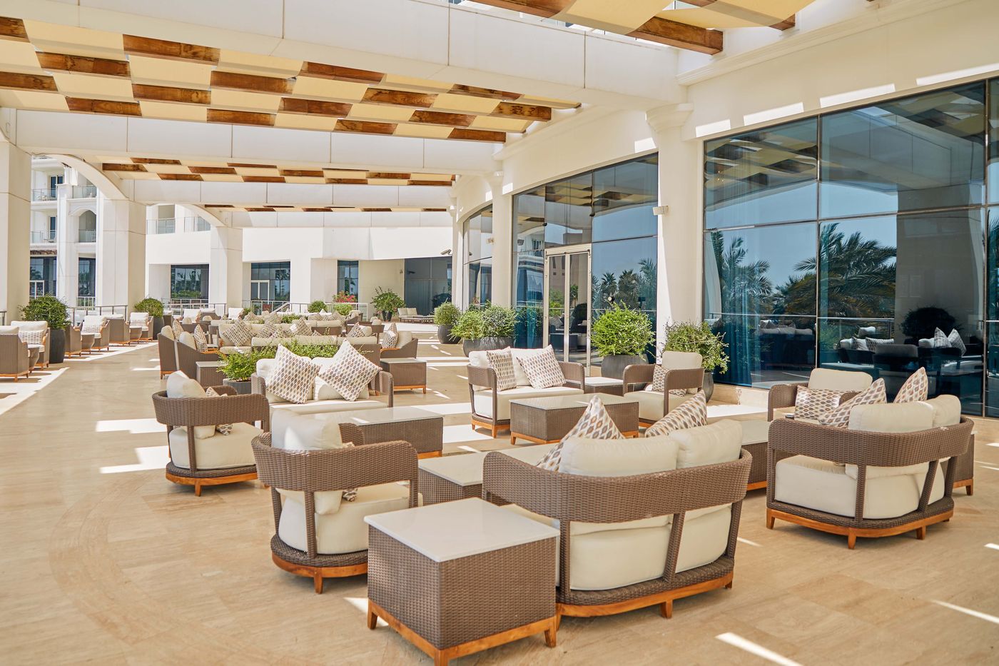 Waldorf-Astoria-Dubai-Palm-Jumeirah-Terrace-48