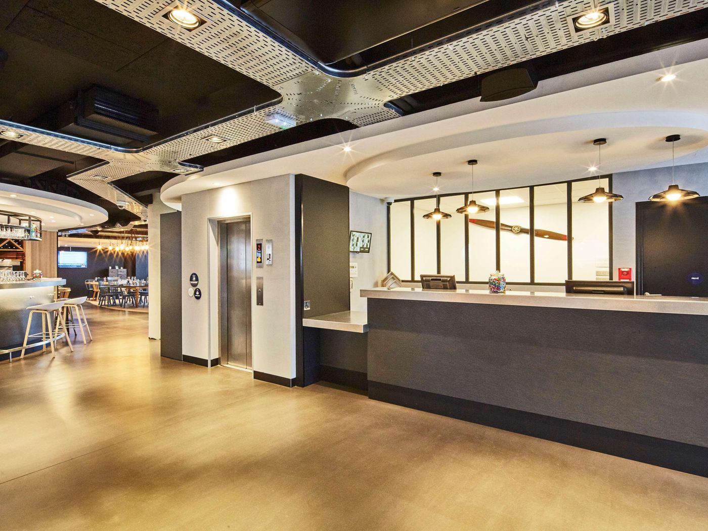 Campanile-Le-Bourget-Airport-Lobby-22