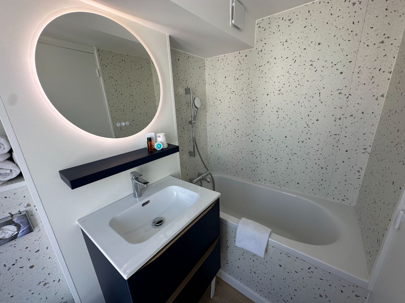 Hotel-Opera-Deauville-Room-18