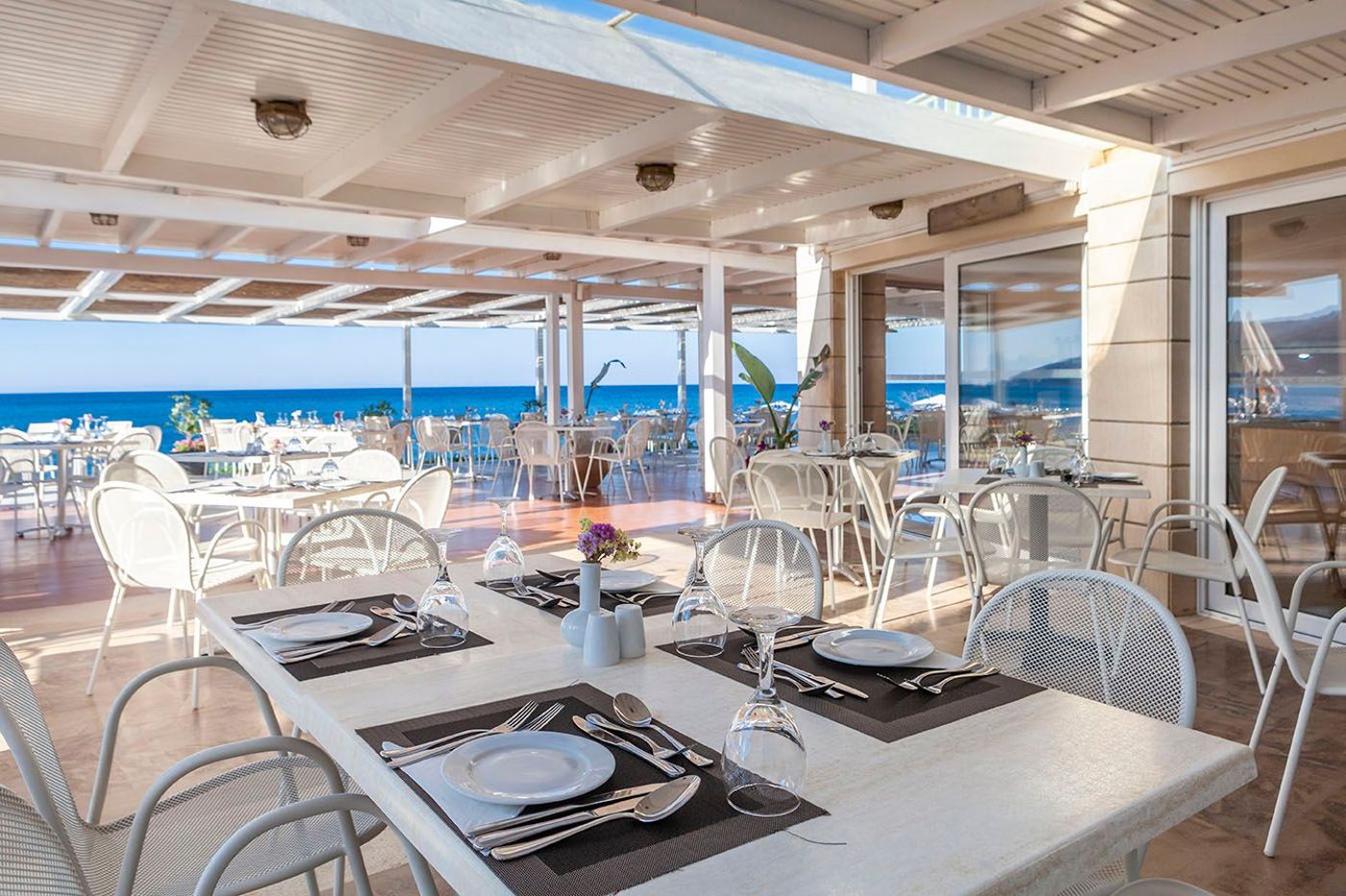 Giannoulis Grand Bay Beach Resort – Adults Only