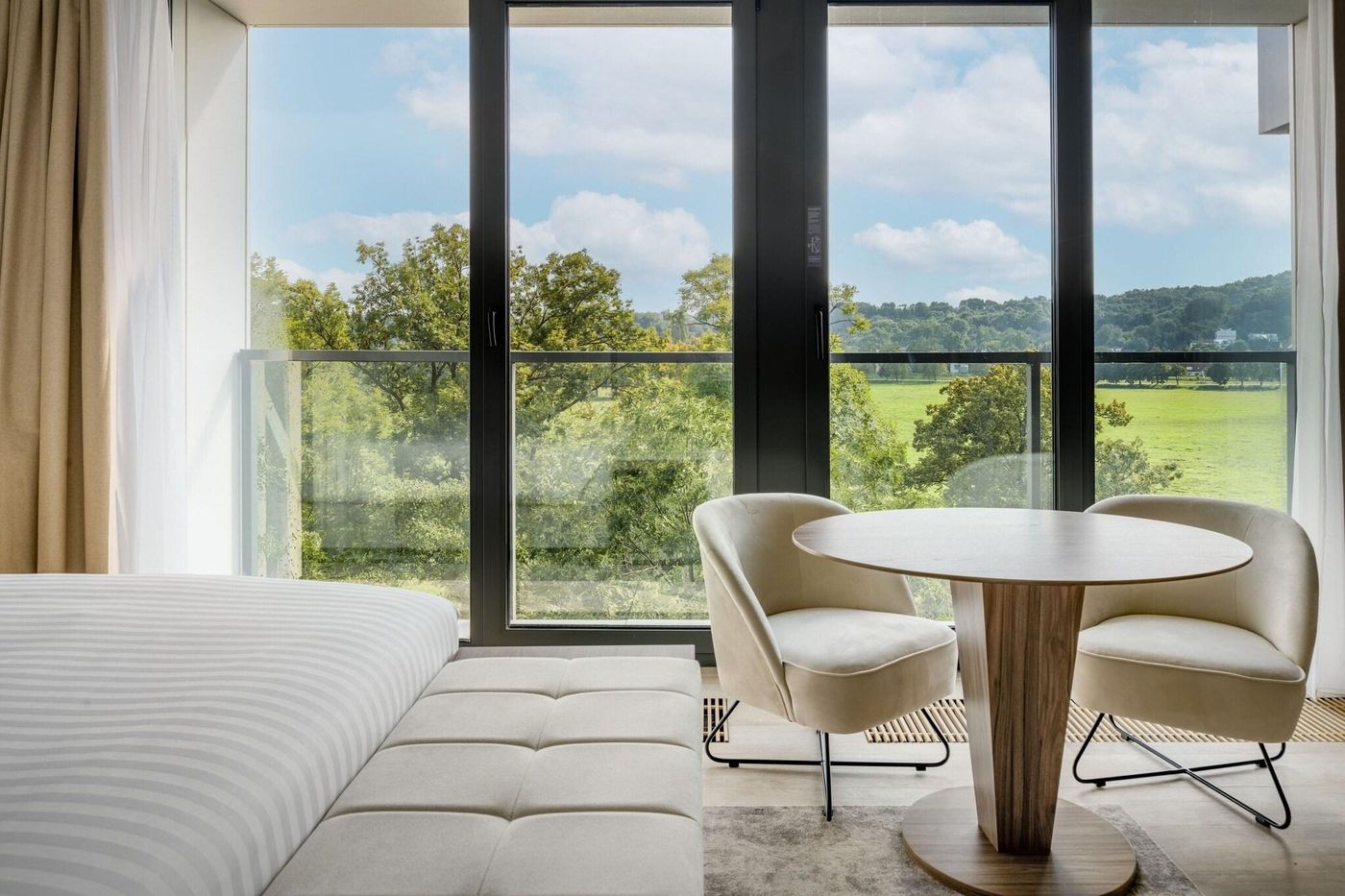 AC-Hotel-by-Marriott-Krakow-Room-42