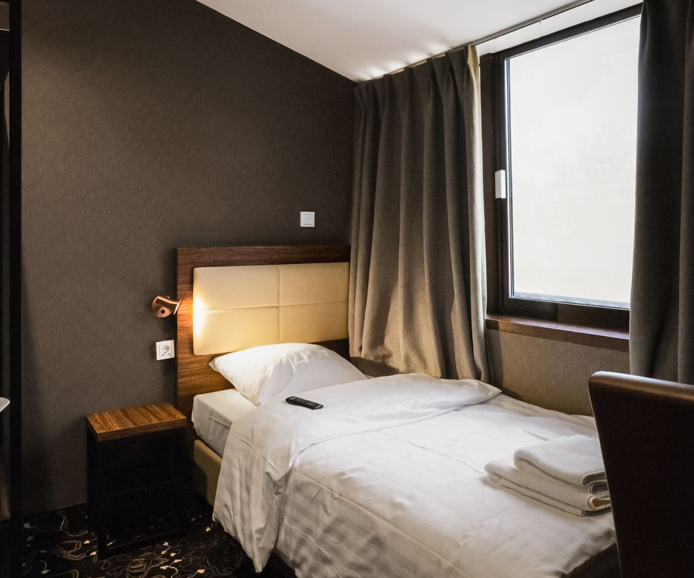Amsterdam-Lake-Hotel-Room-25