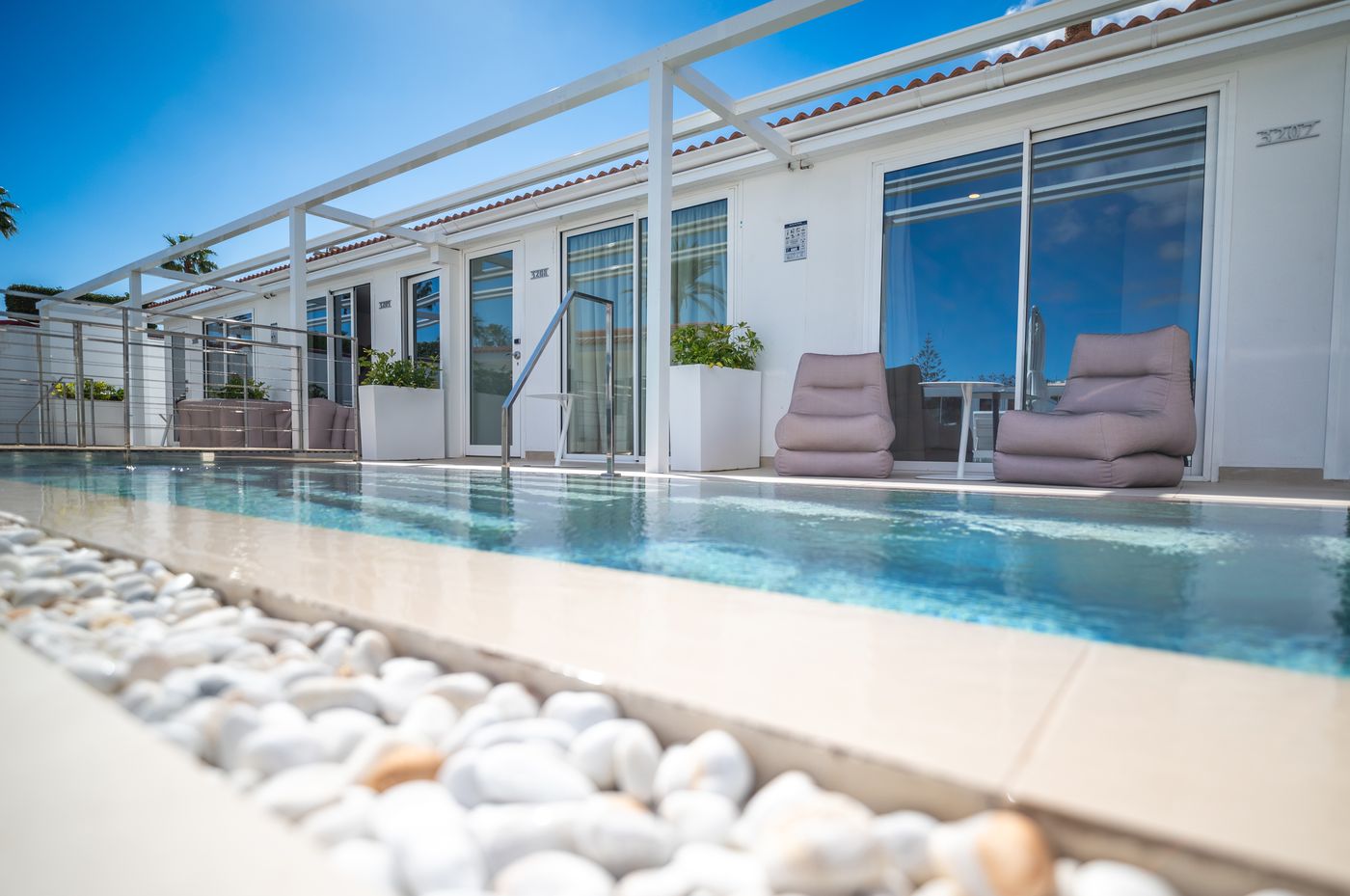 HL-Miraflor-Suites-Room-9