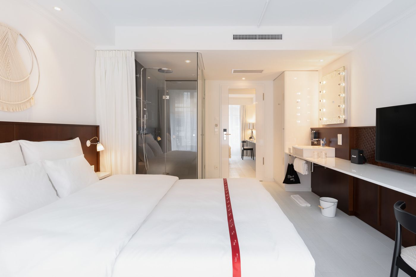 Ruby-Claire-Hotel---Bar-Room-17