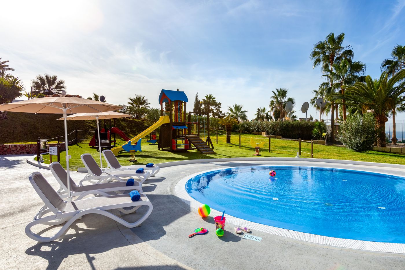 Tropical-Park-Hotel-Pool-10