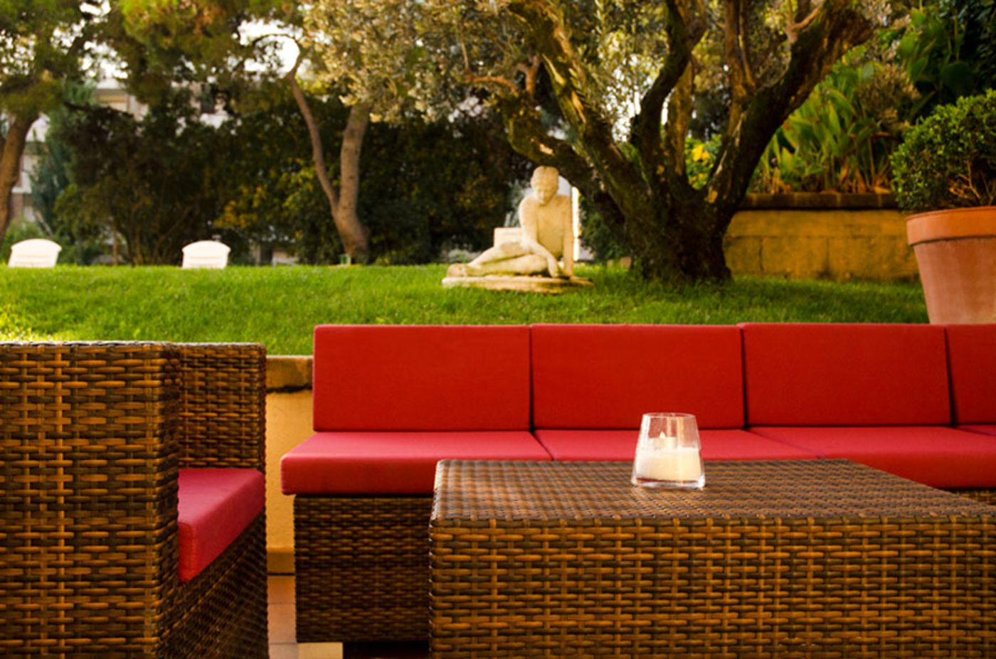 Luna-Club-Terrace-55