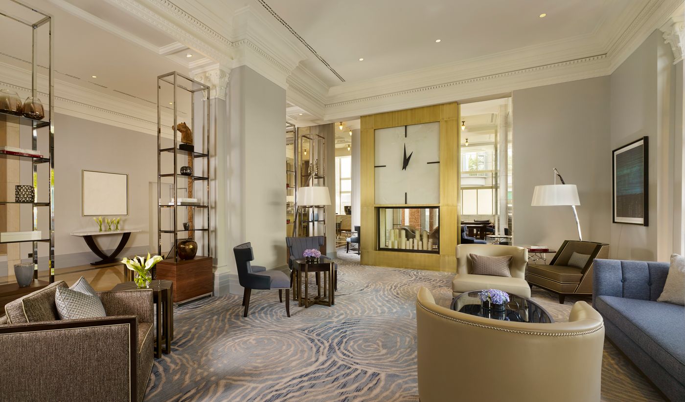 The-Ritz-Carlton--Budapest-Lobby-14