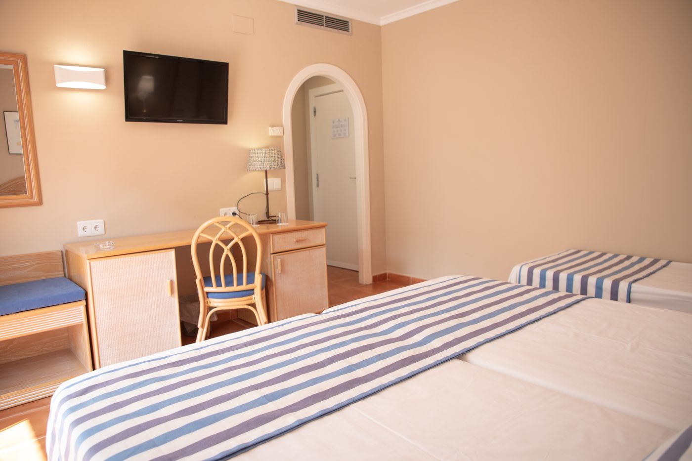 Les-Palmeres-Room-28