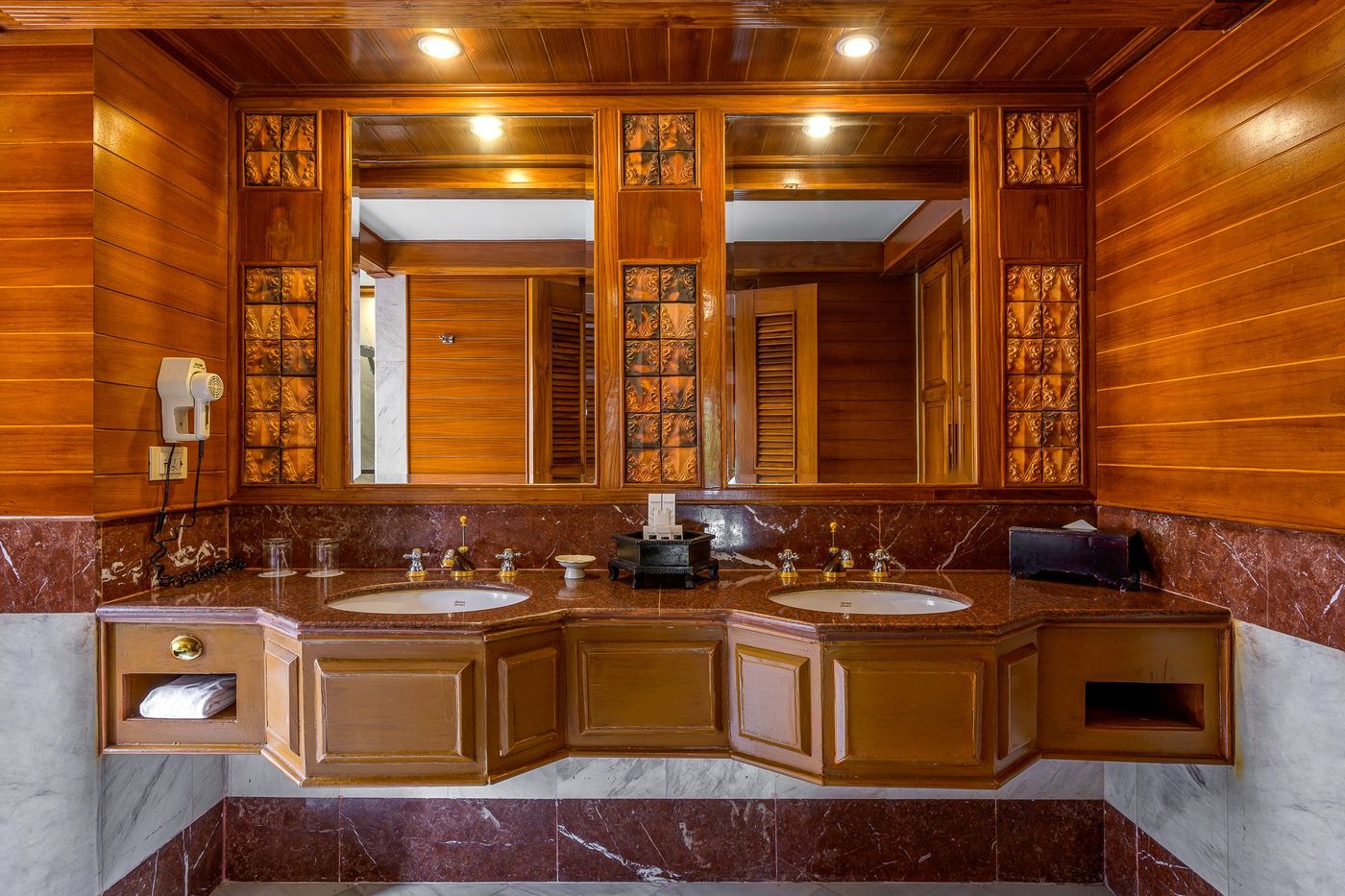 Thavorn-Beach-Village---Spa-Room-69