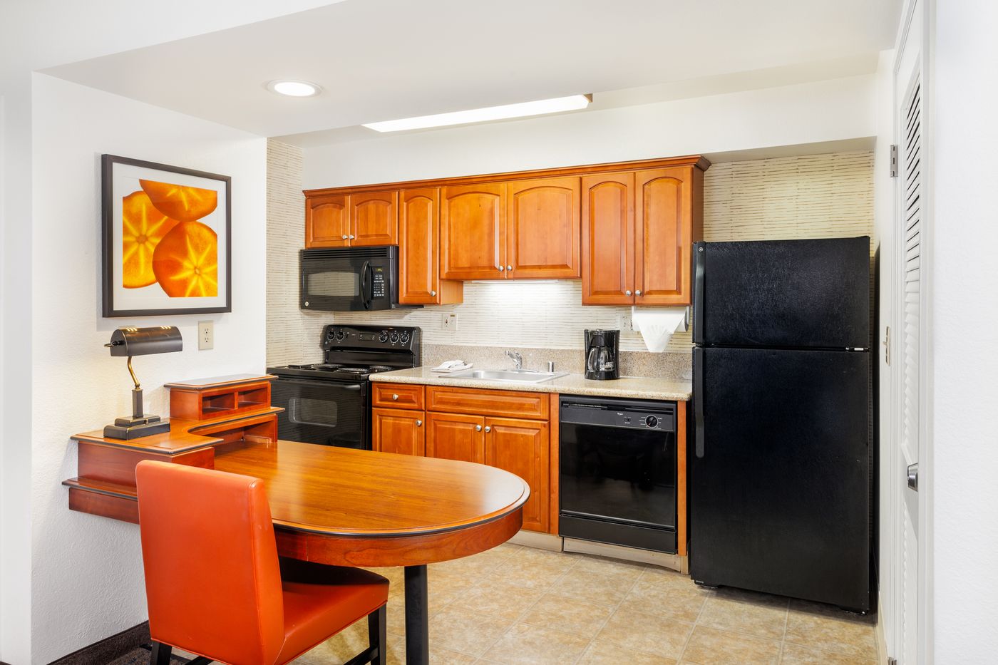 Clementine-Hotel---Suites-Anaheim-Room-8