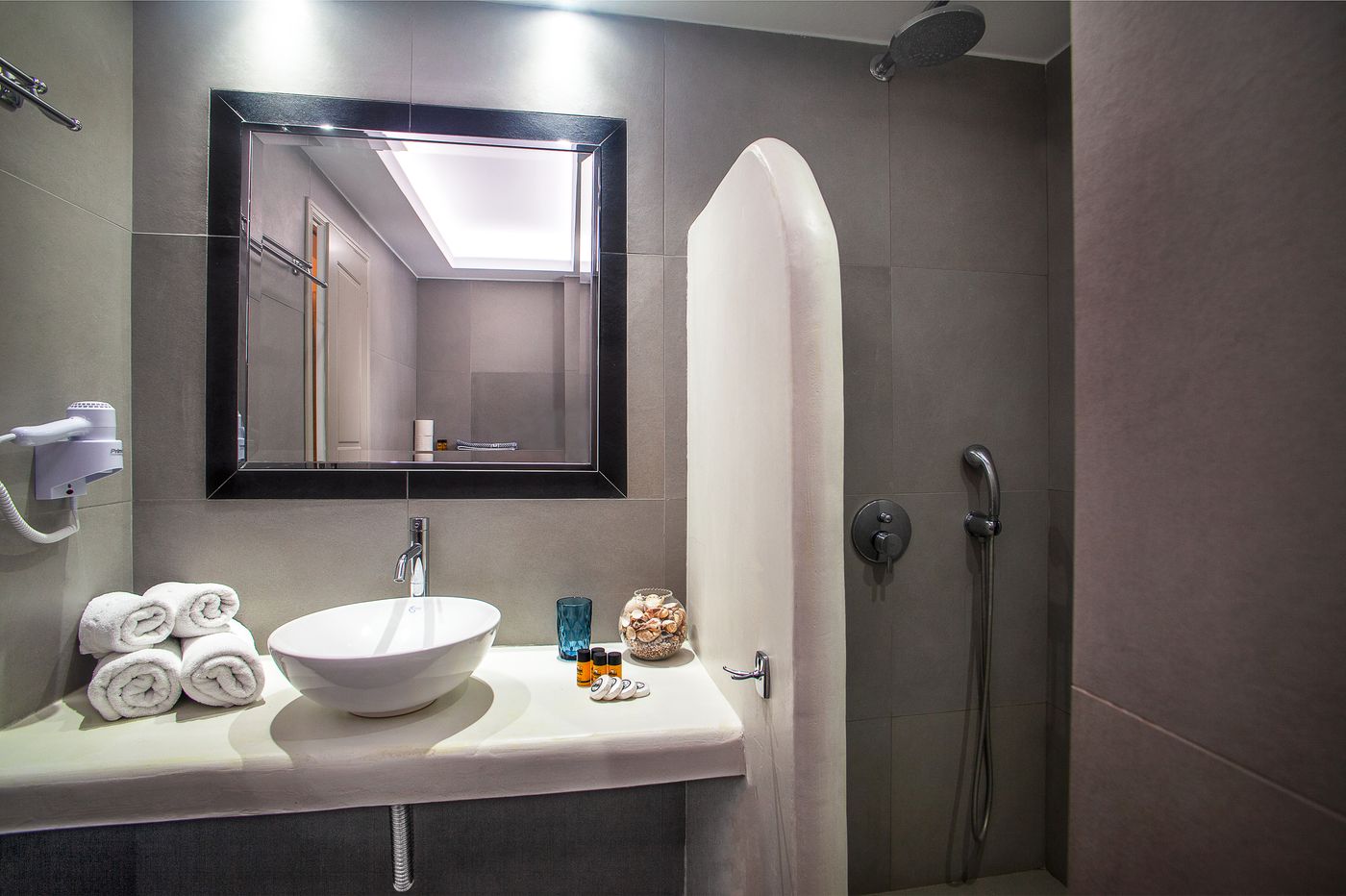 Margarenia-Studios-Room-45