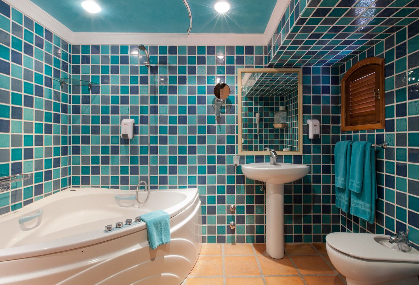 Regency-Country-Club-Room-39