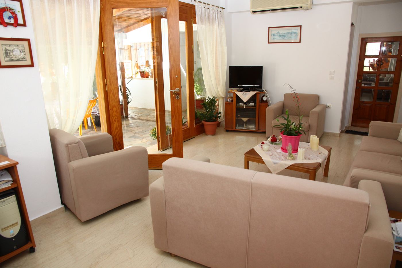 Seven Flowers Studios