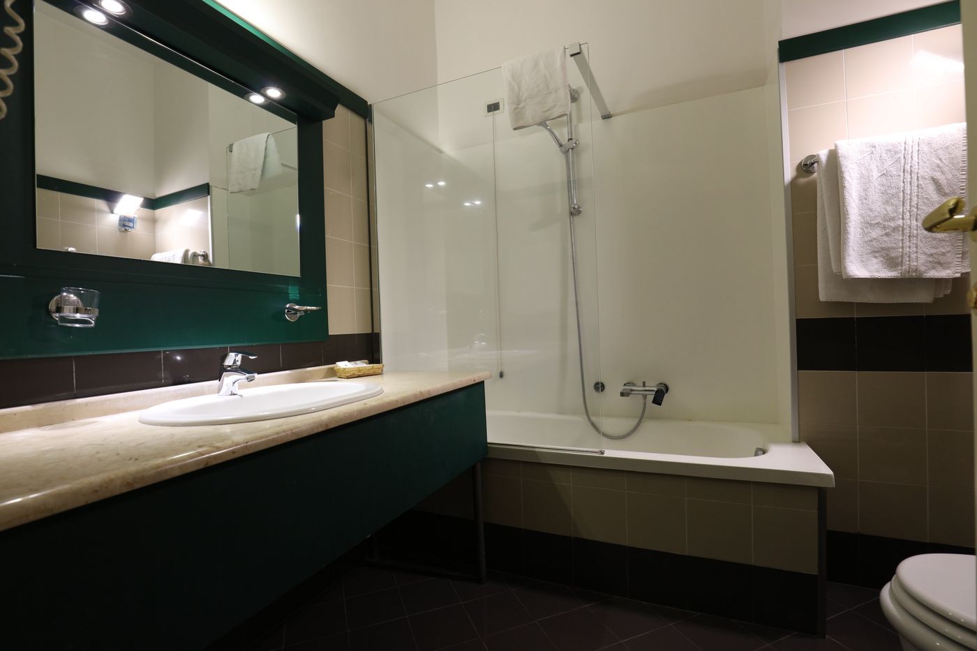 Grande-Albergo-Maugeri-Room-26