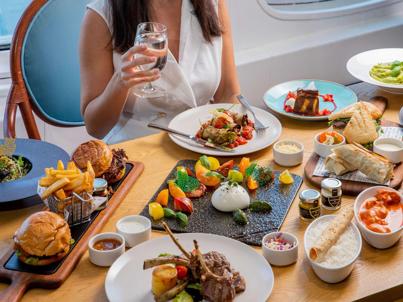 Queen-Elizabeth-2-Hotel-Restaurant-47