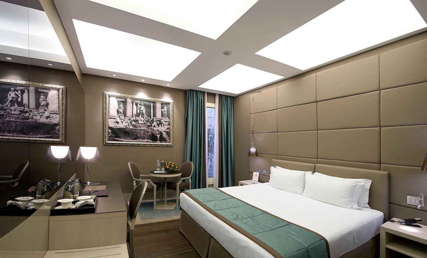 Harry-s-Bar-Trevi-Hotel---Restaurant-Room-32