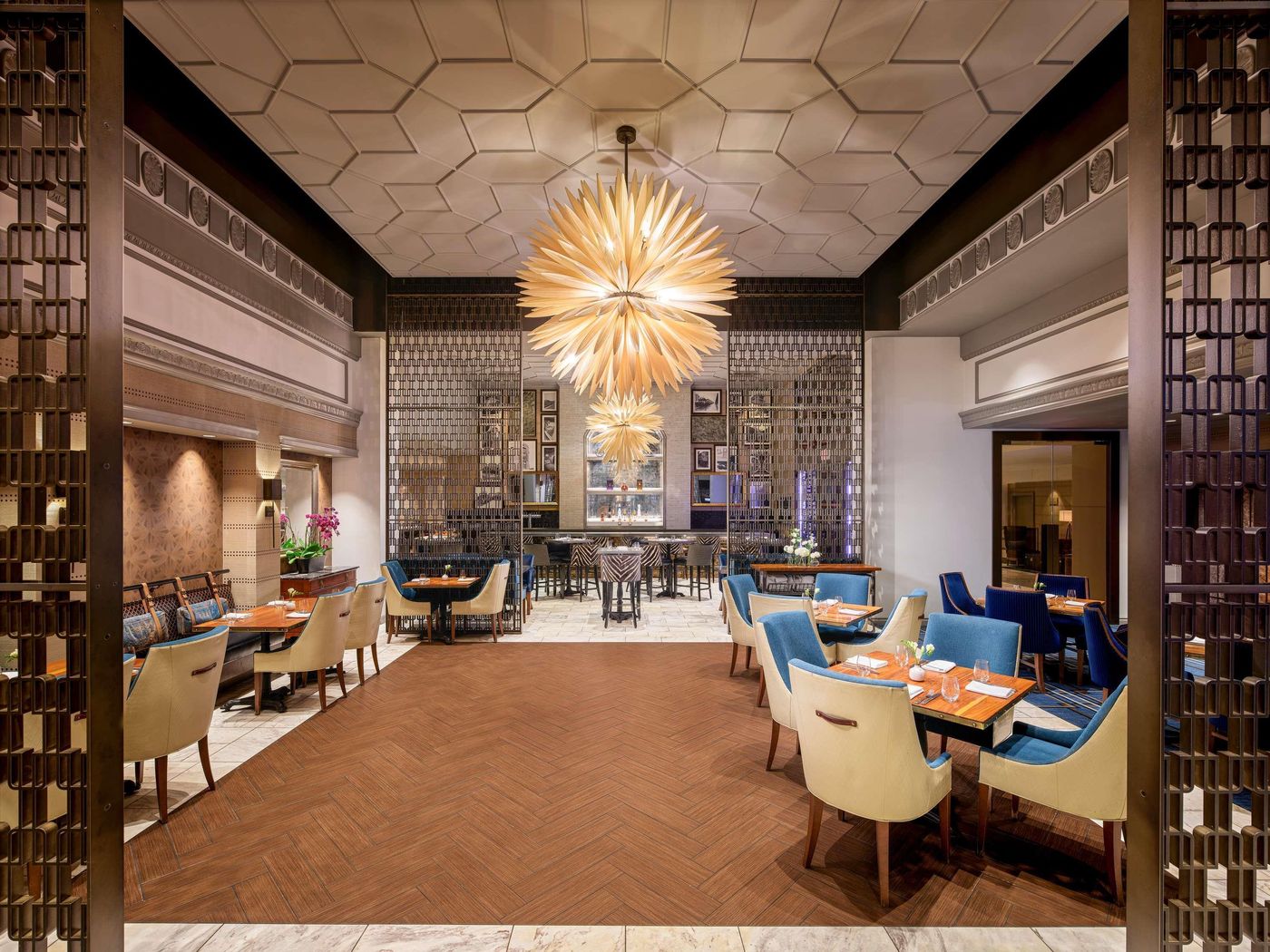 Fairmont-Vancouver-Bar-5