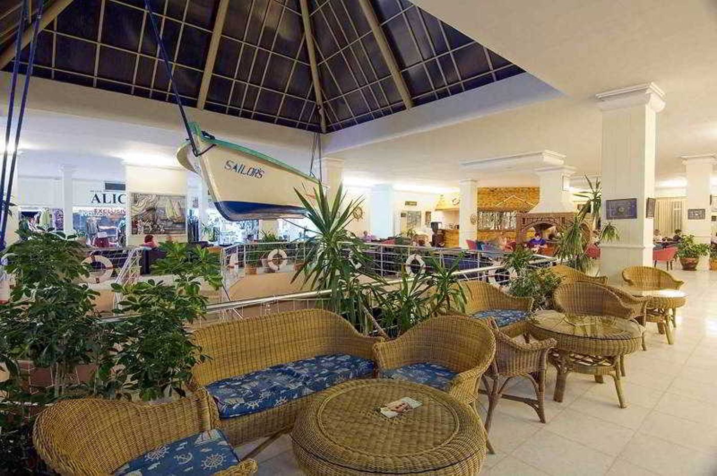 Sailor-s-Beach-Club-Lobby-16