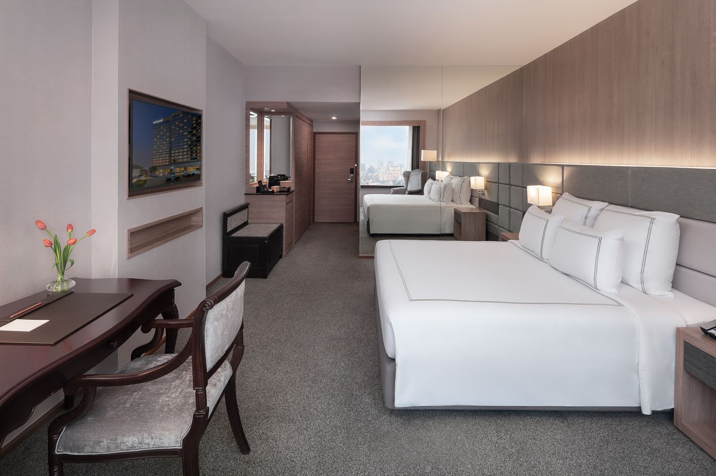 Swissotel-Bangkok-Ratchada-Room-10