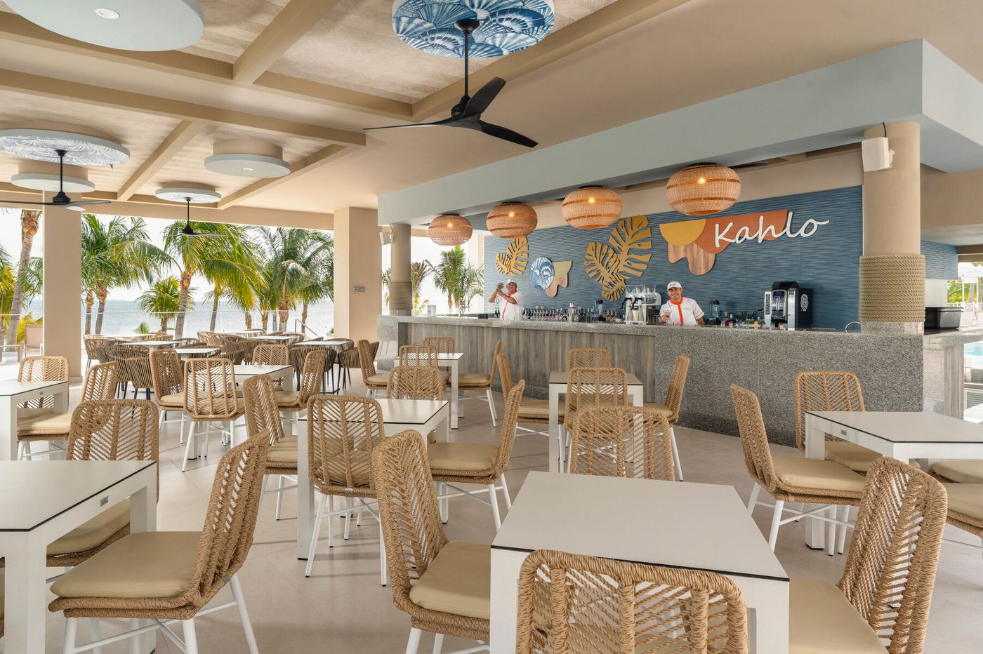 Riu-Caribe-All-Inclusive-Bar-44