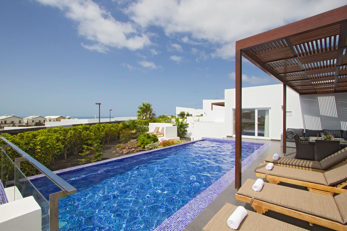 Hoopoe-Villas-Lanzarote-Pool-2