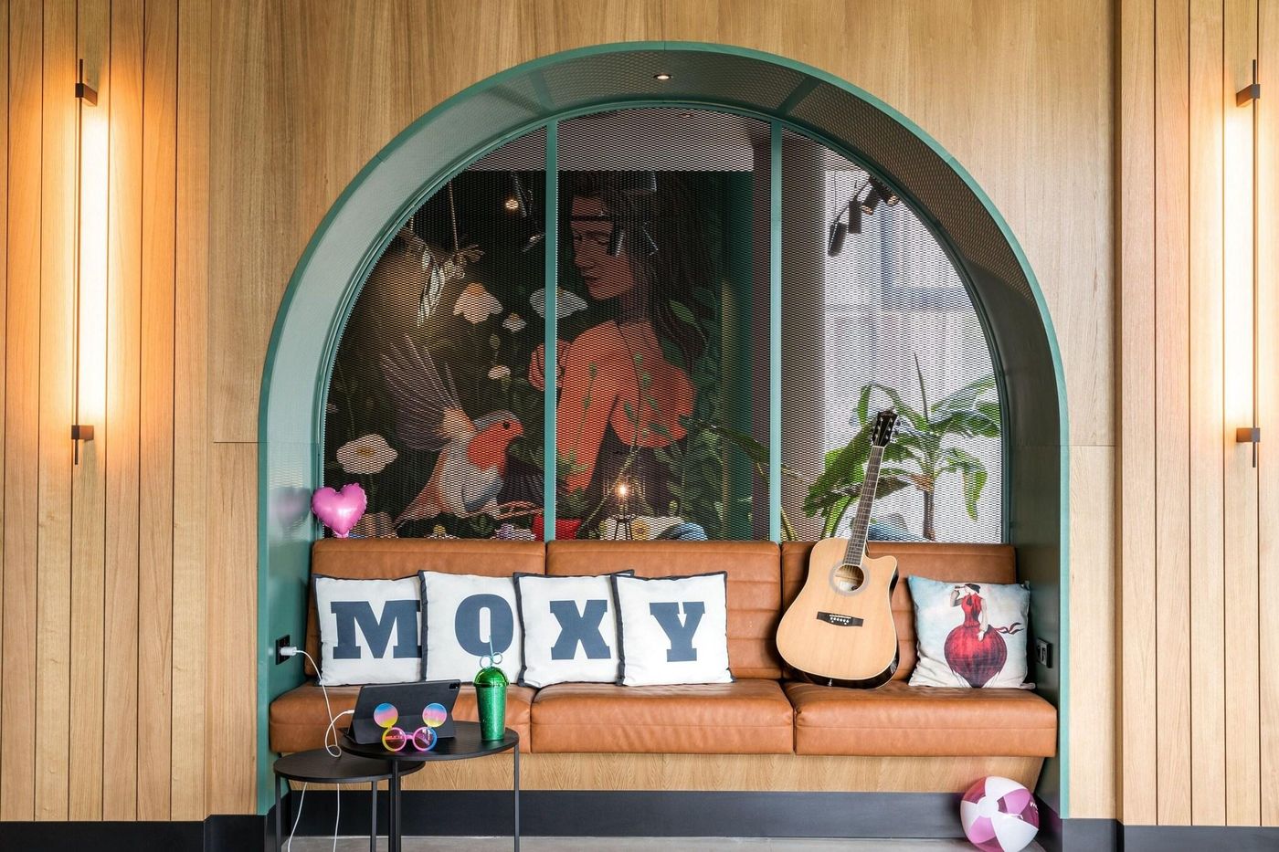 Moxy-Paris-Val-D-Europe-Lobby-9