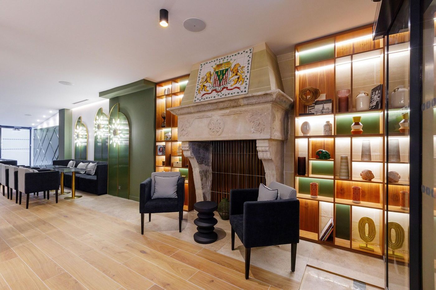 Star-Champs-Elysees-Lobby-1