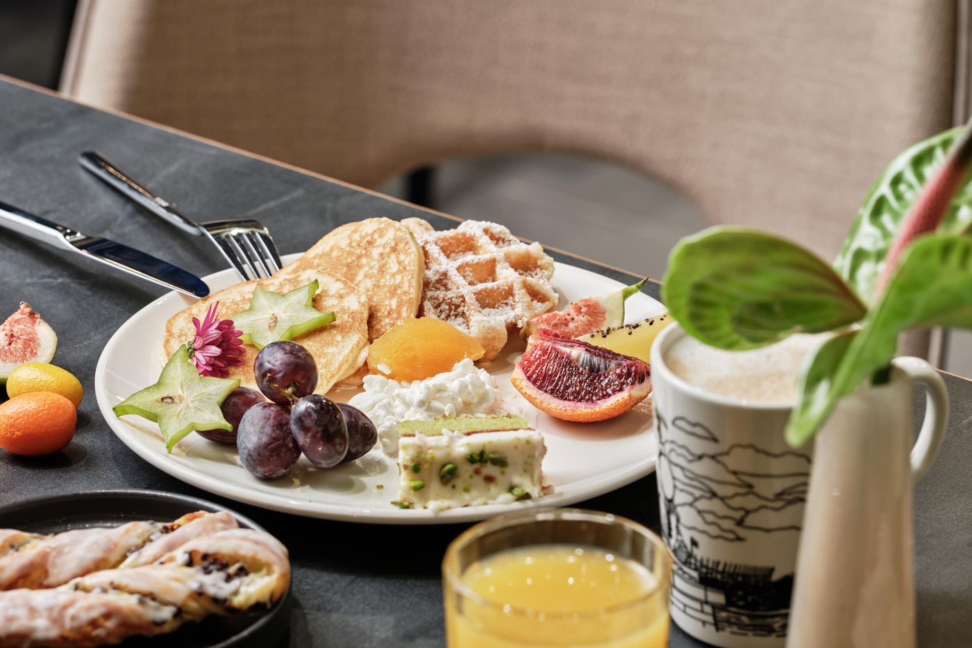 Leonardo-Royal-Hotel-Warsaw-Restaurant-72