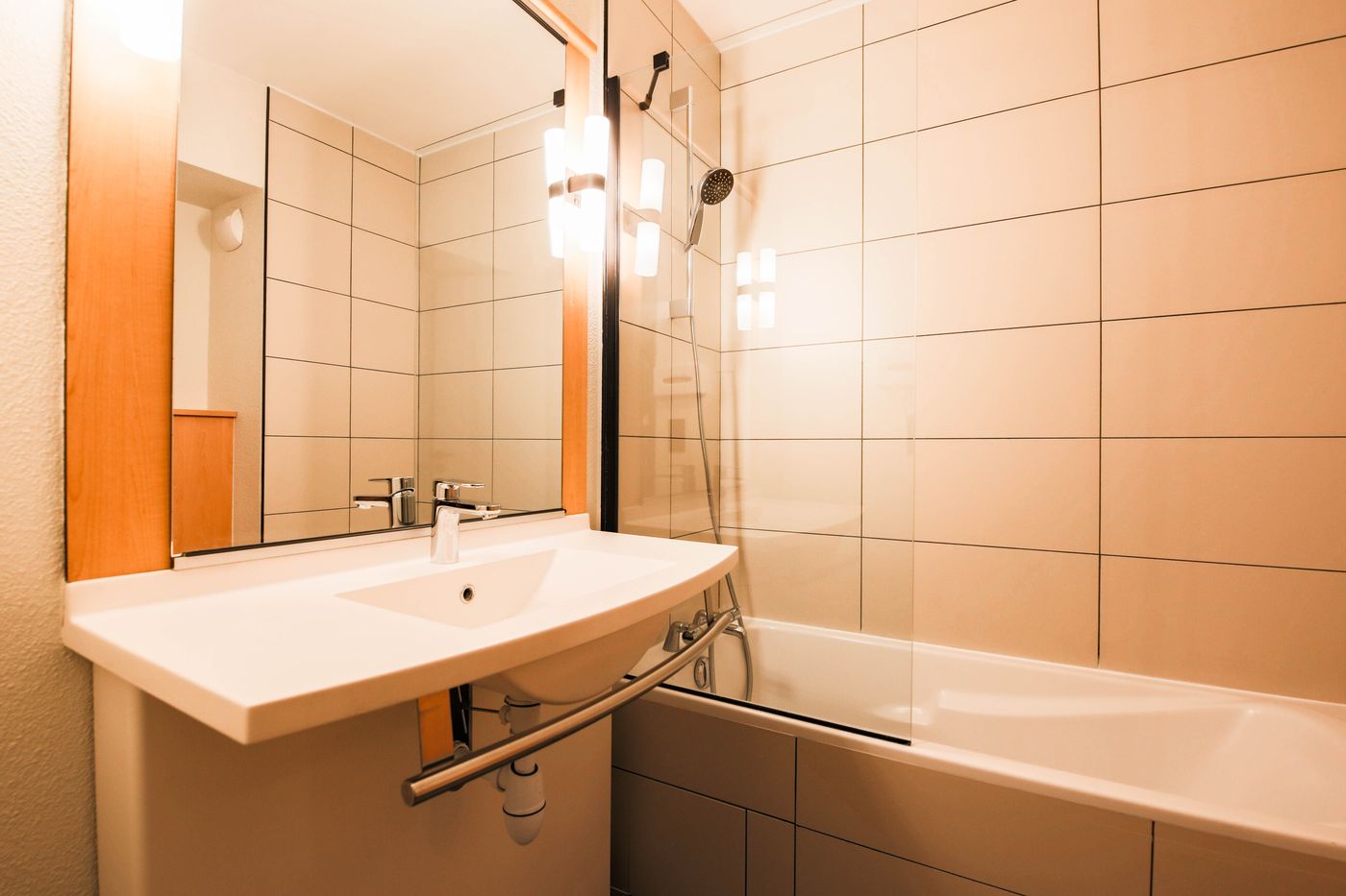 easyHotel-Nice-Palais-de-Congres-Room-34