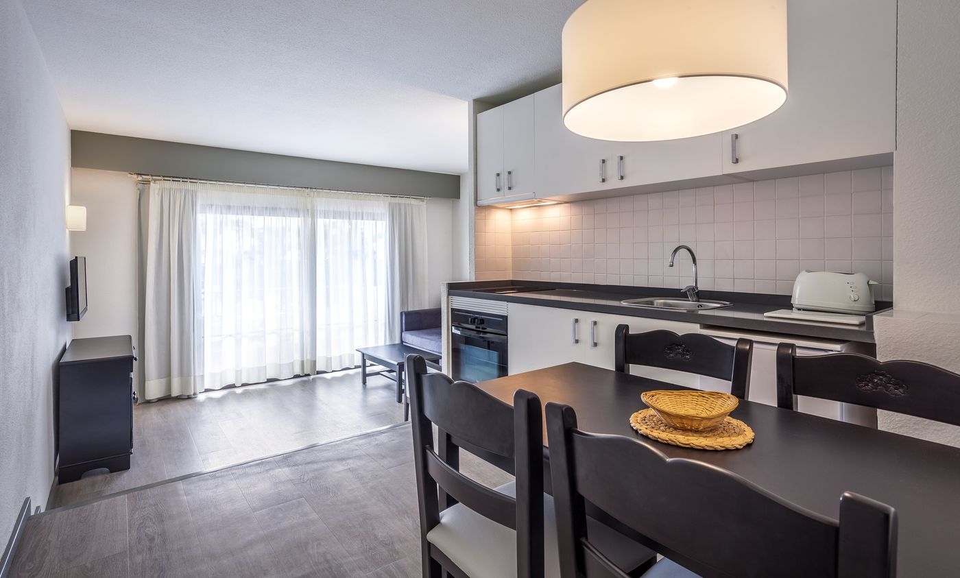 HG-Cristian-Sur-Room-16