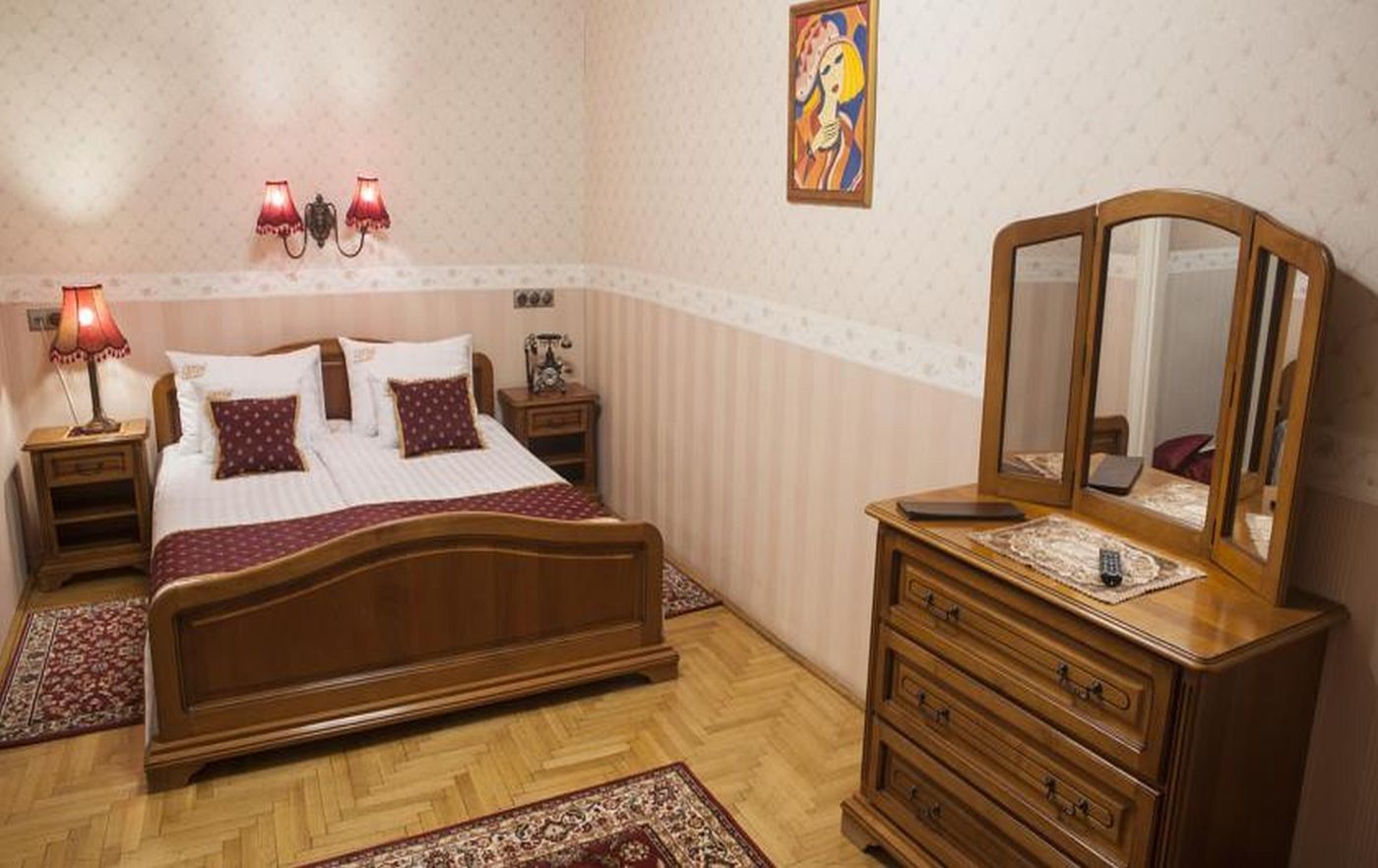 Cotton-House-Budapest-Room-18