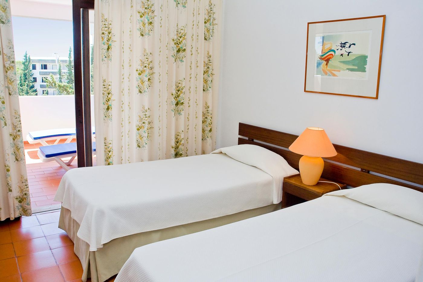 Apartamentos-da-Balaia-Room-24