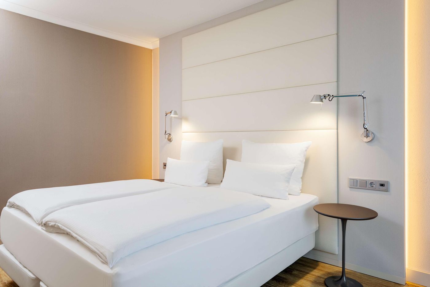 NH-Berlin-Alexanderplatz-Room-23