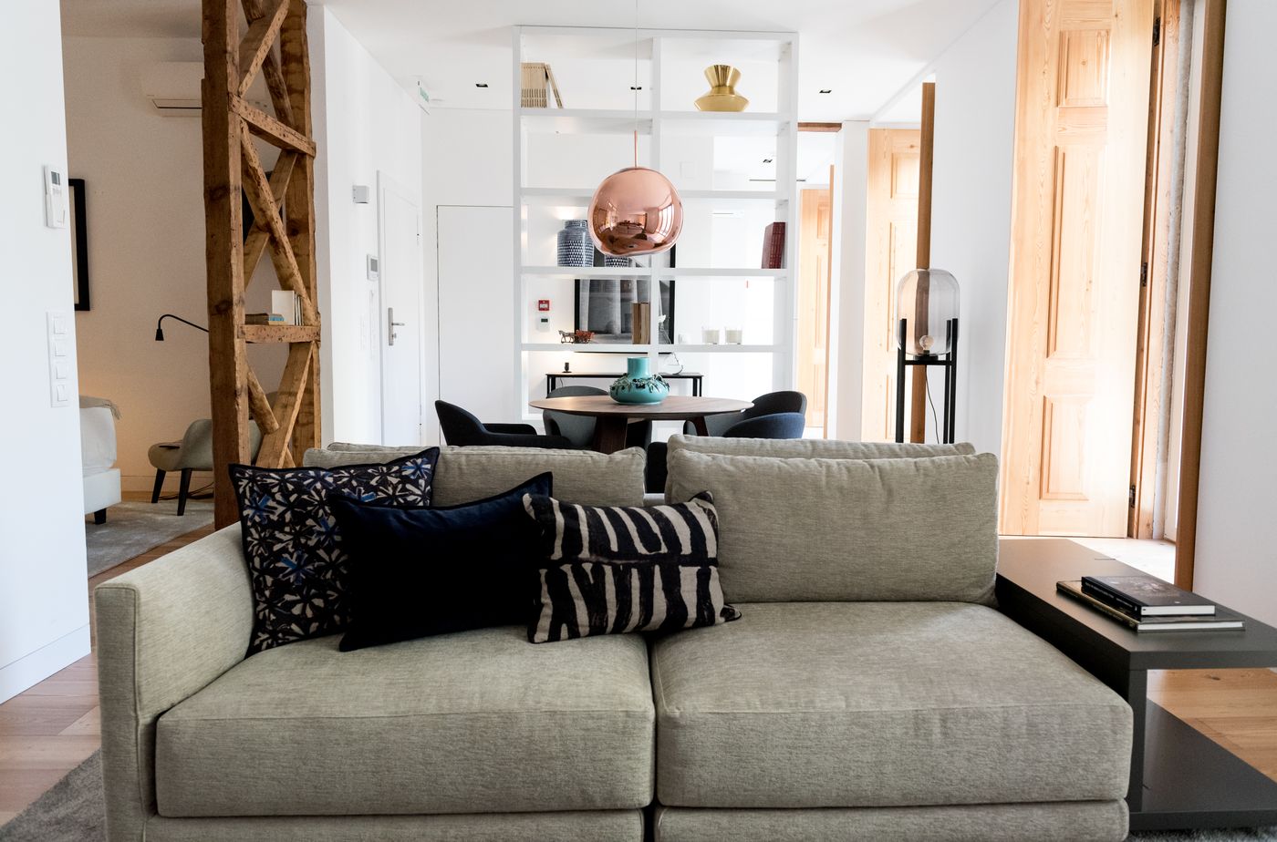 Flora-Chiado-Apartments-Room-26