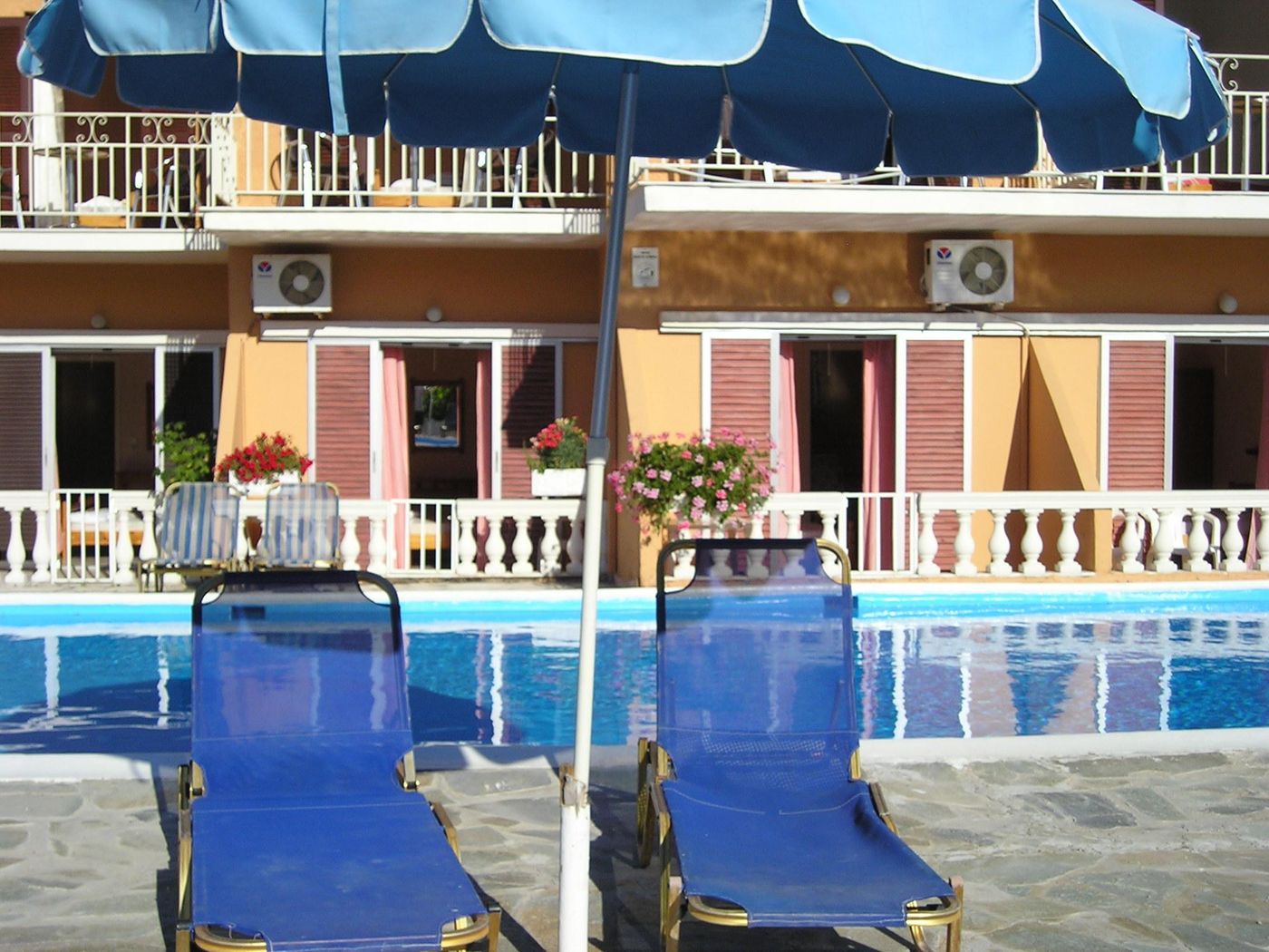 River-Studios-and-Apartments-Pool-5