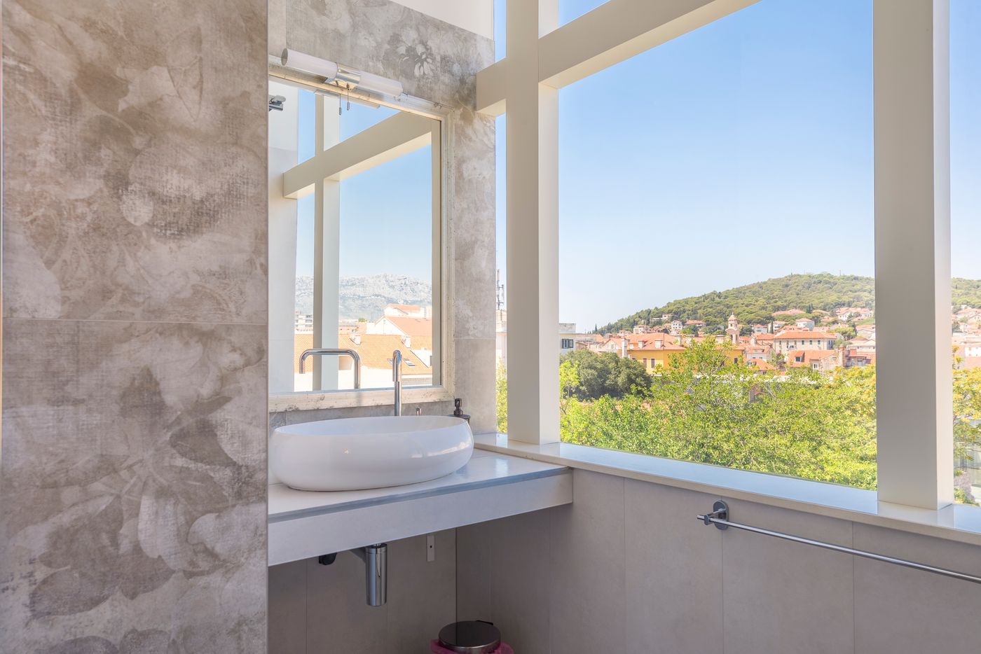 Prima-Luce-Downtown-Room-53