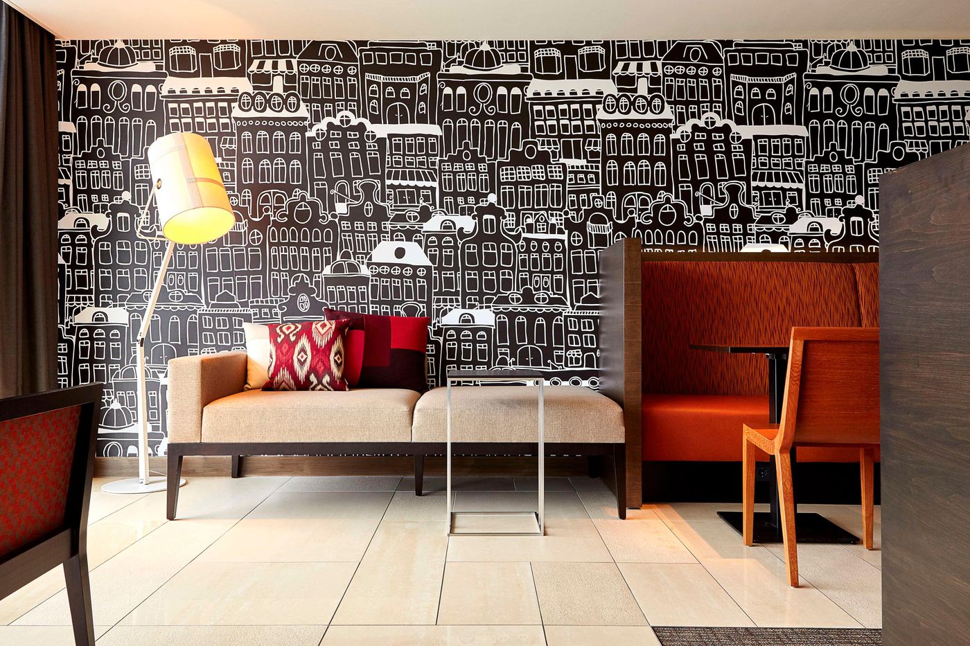 Hyatt-Place-Amsterdam-Airport-Bar-23