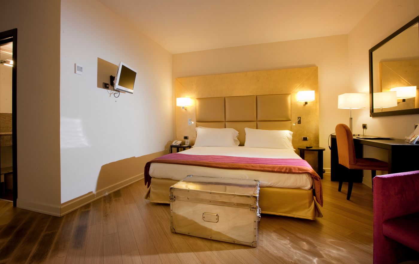 Grand-hotel-Mediterraneo-Room-42