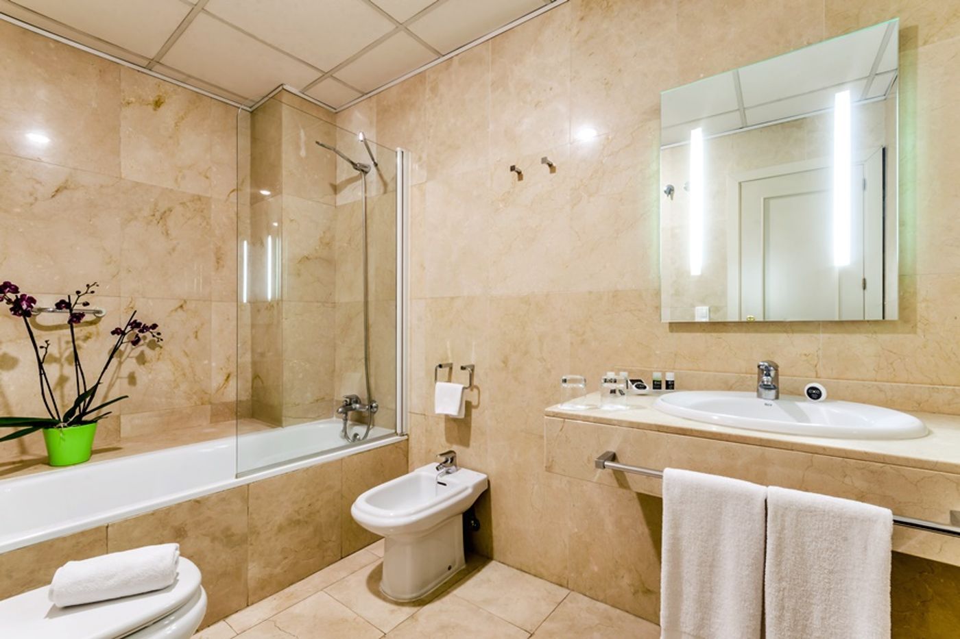 Exe-Suites-33-General-view-22