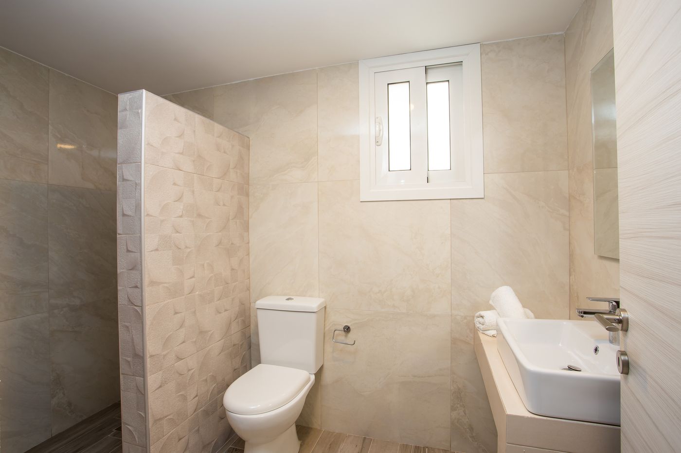 Anika-Studios-Room-15