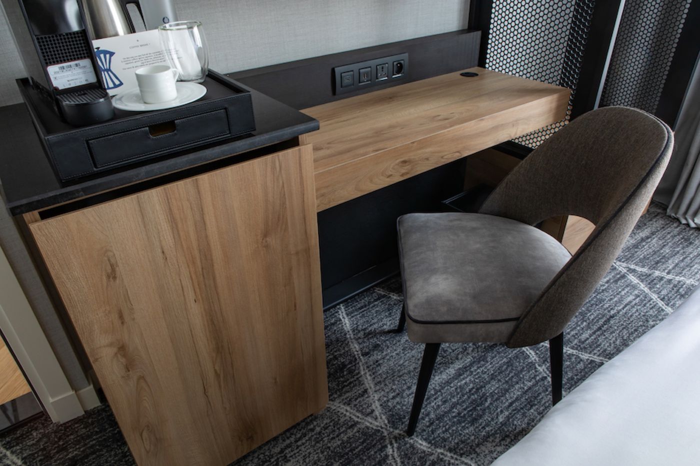 Hotel-Maison-Mere-Room-19