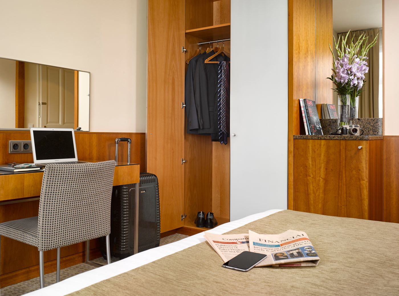 K-K-Hotel-Central-Room-3