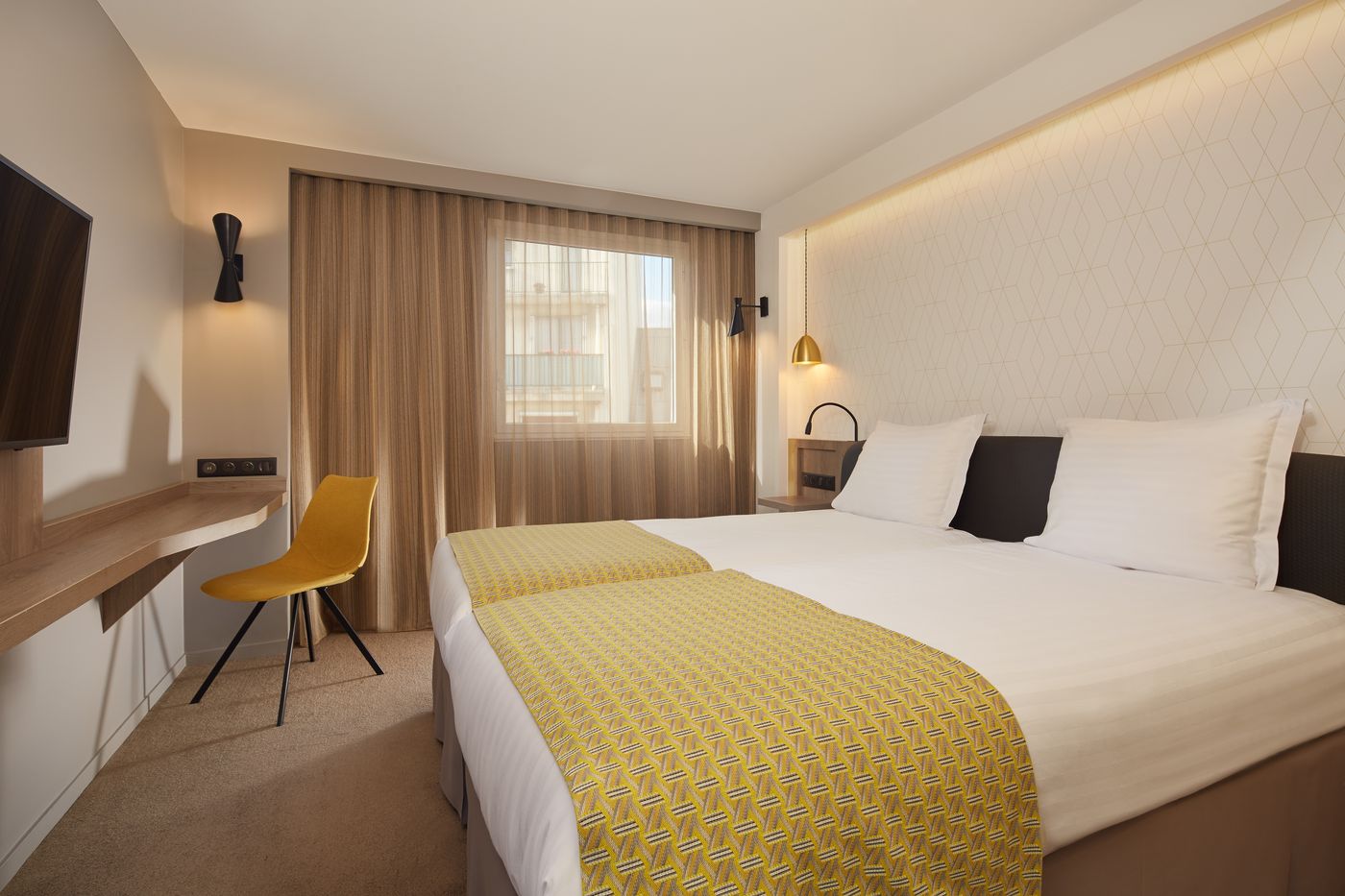 Auteuil-Tour-Eiffel-Room-12