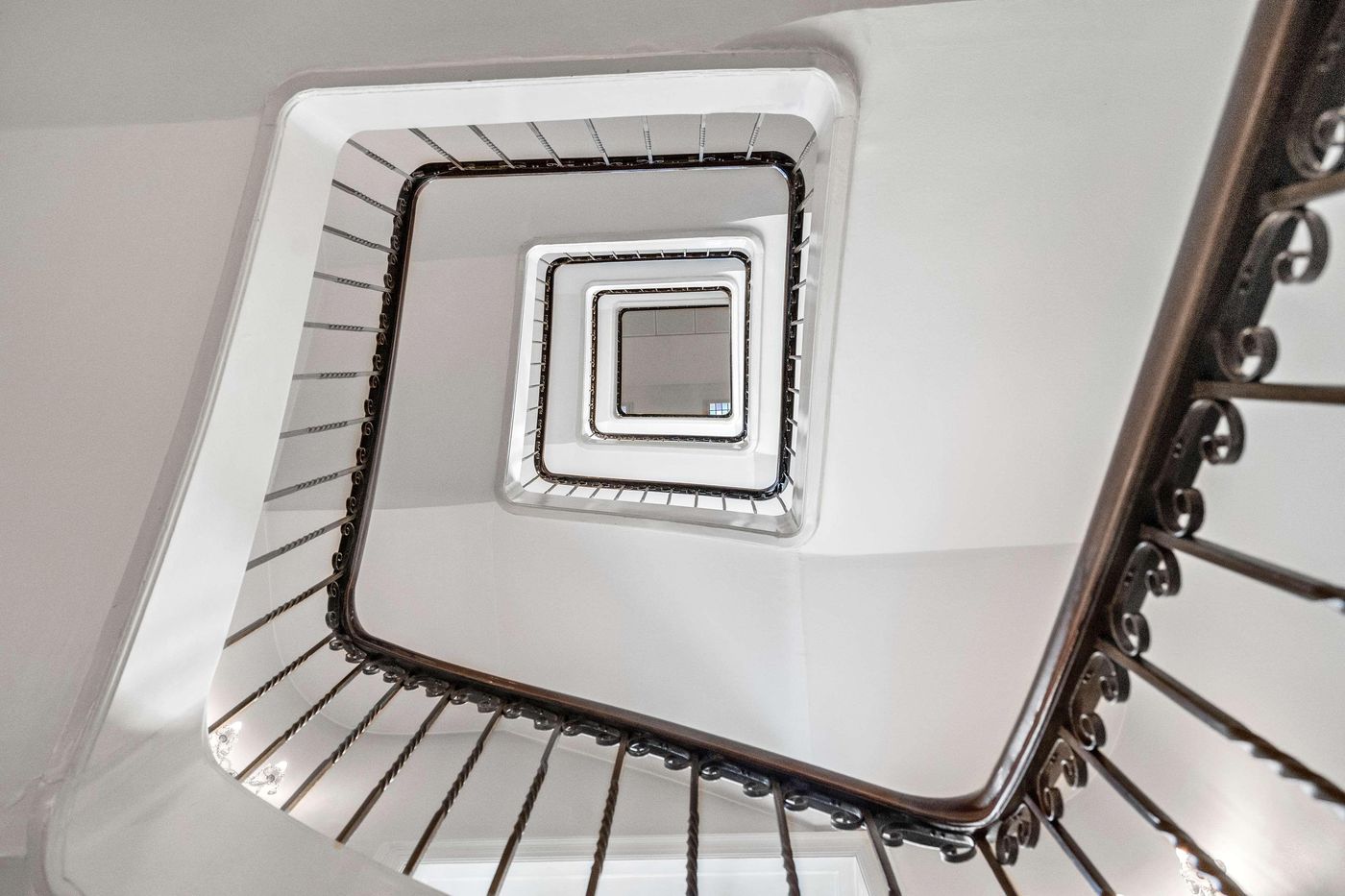 Best-Western-Hotel-Hebron-Lobby-8