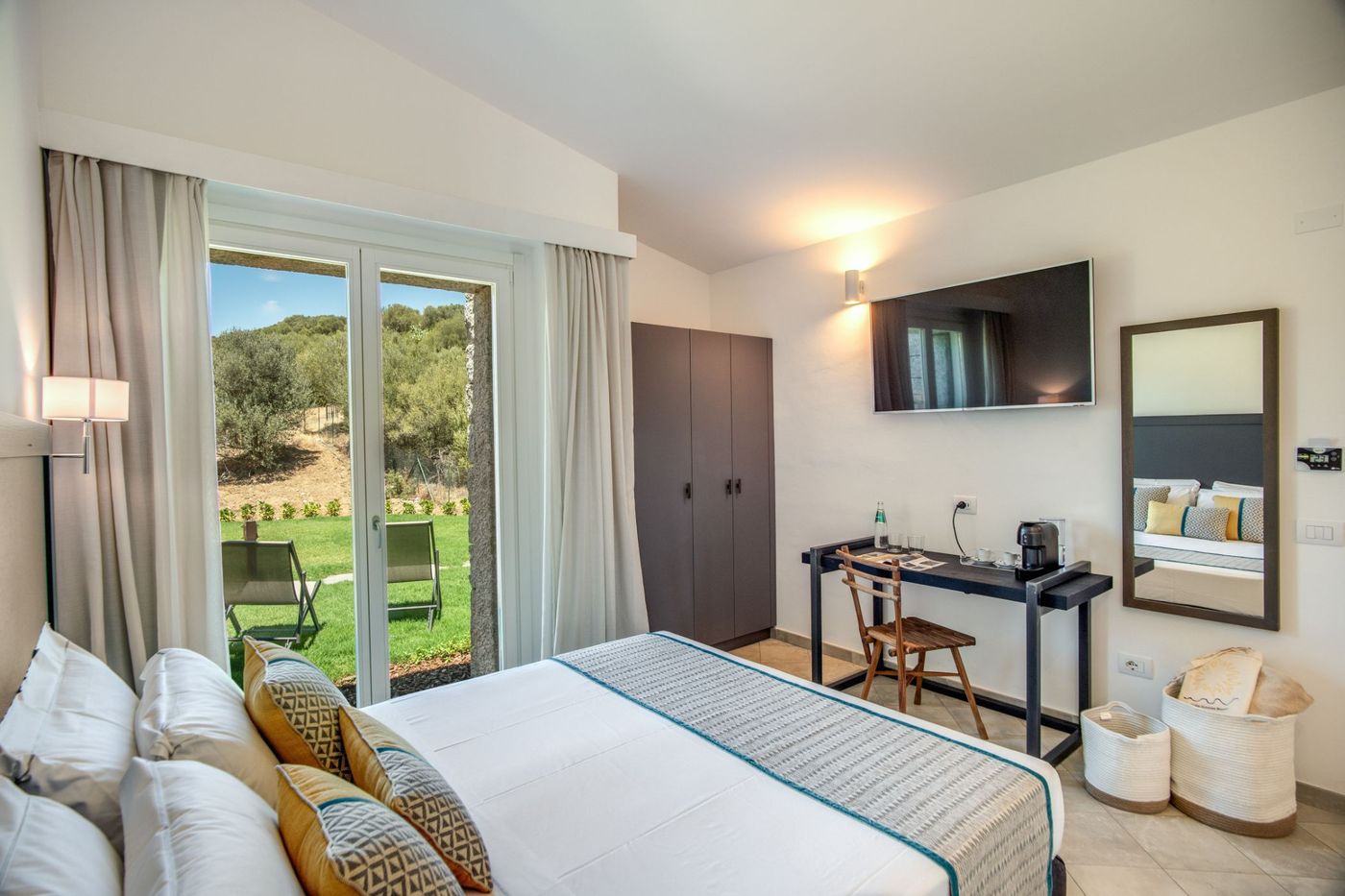 Cala-Sinzias-Resort-Room-34