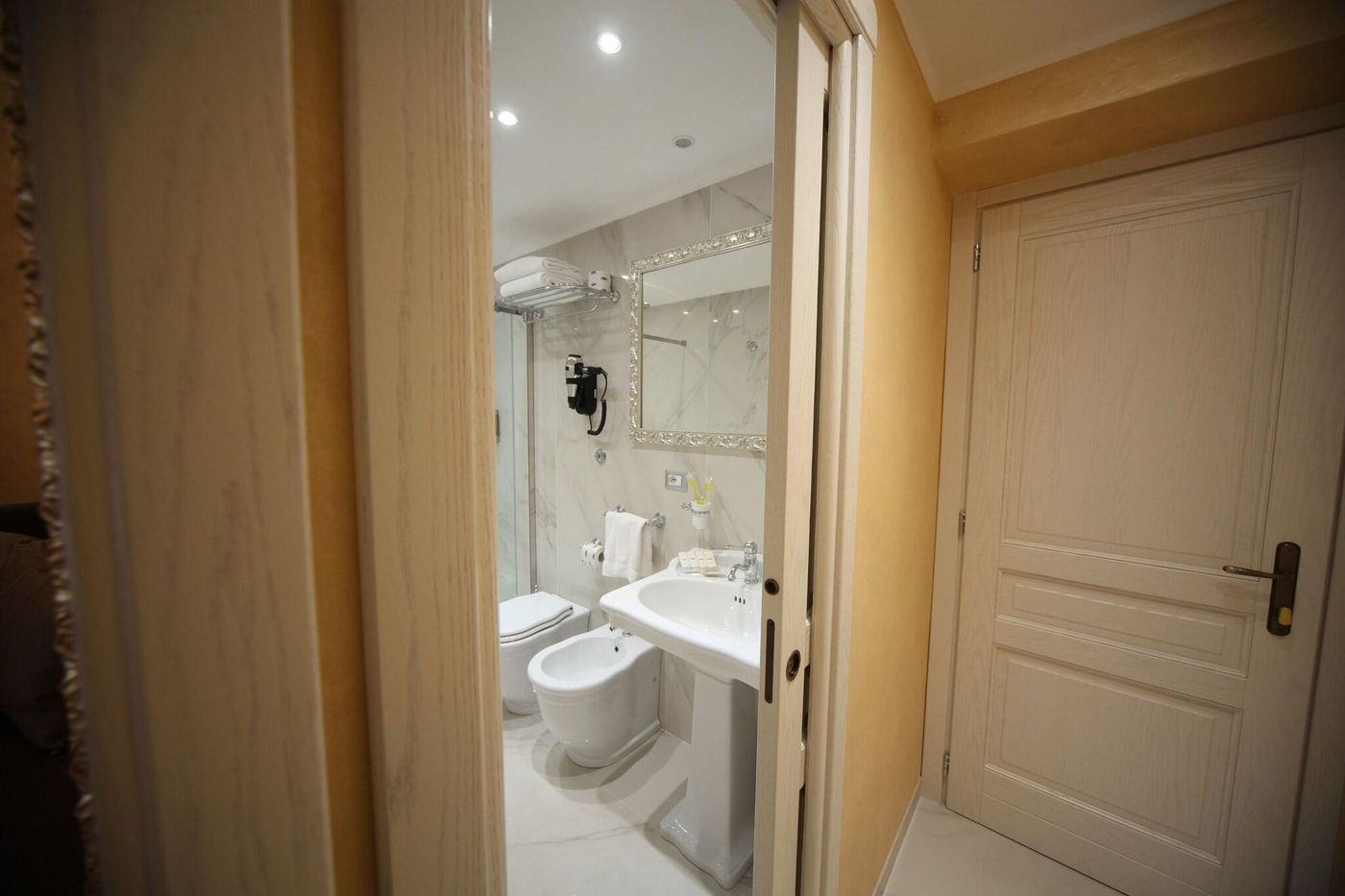 Maison-Tritone-Room-34