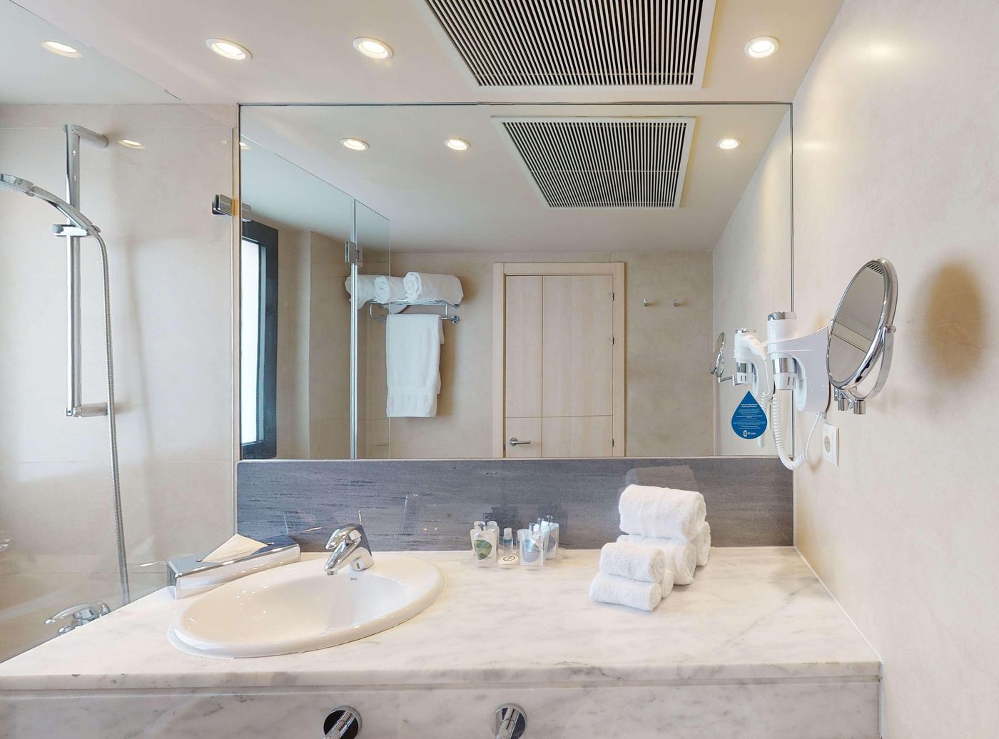 Paseo-del-Arte-Room-56