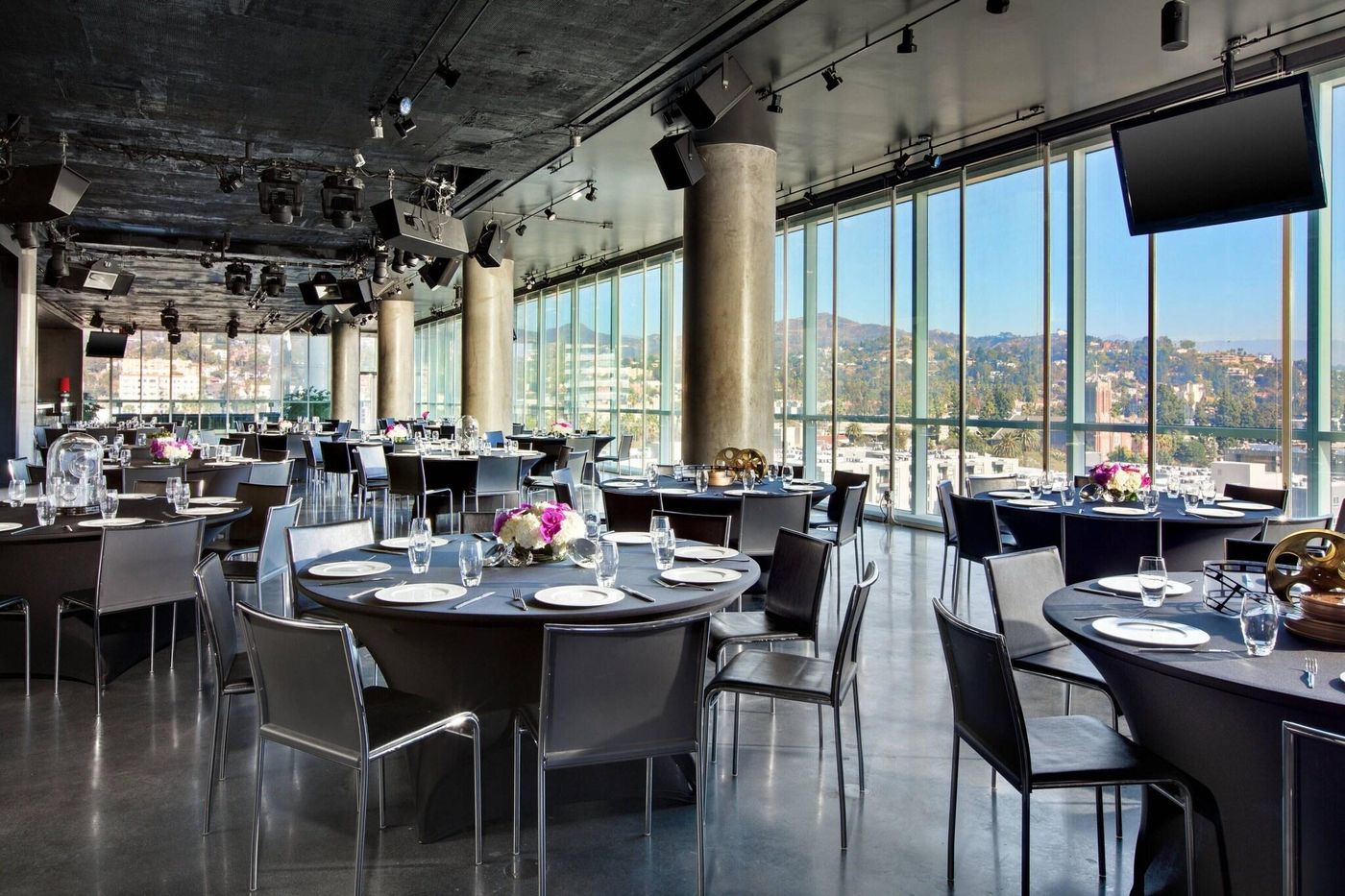 W-Hollywood-Conferences-58