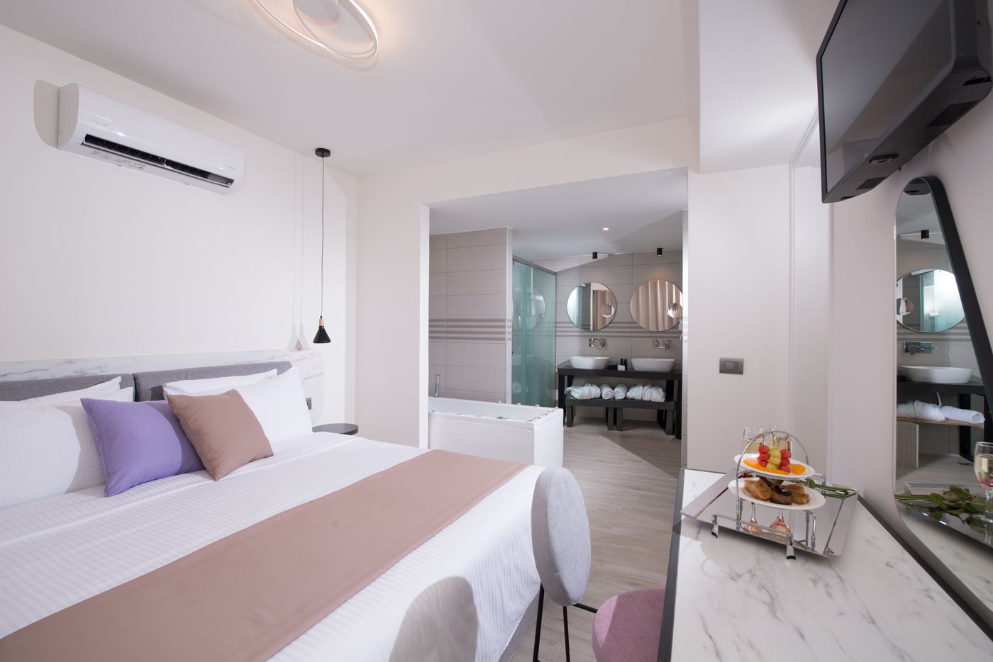 CHC Imperial Palace - Adults Only