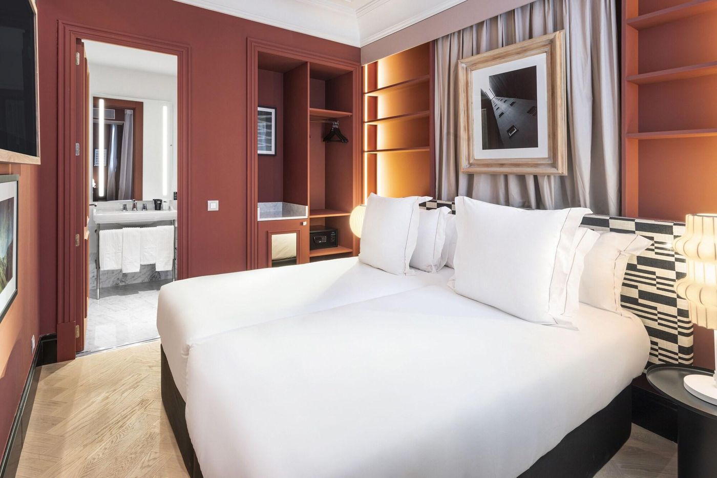 One Shot Araga 257-Spain-Barcelona-Room-8